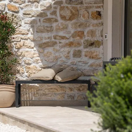 Grotta Apartament *